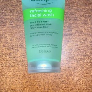 Simple Kind To Skin Refreshing Facial Wash Gel - 150ml
